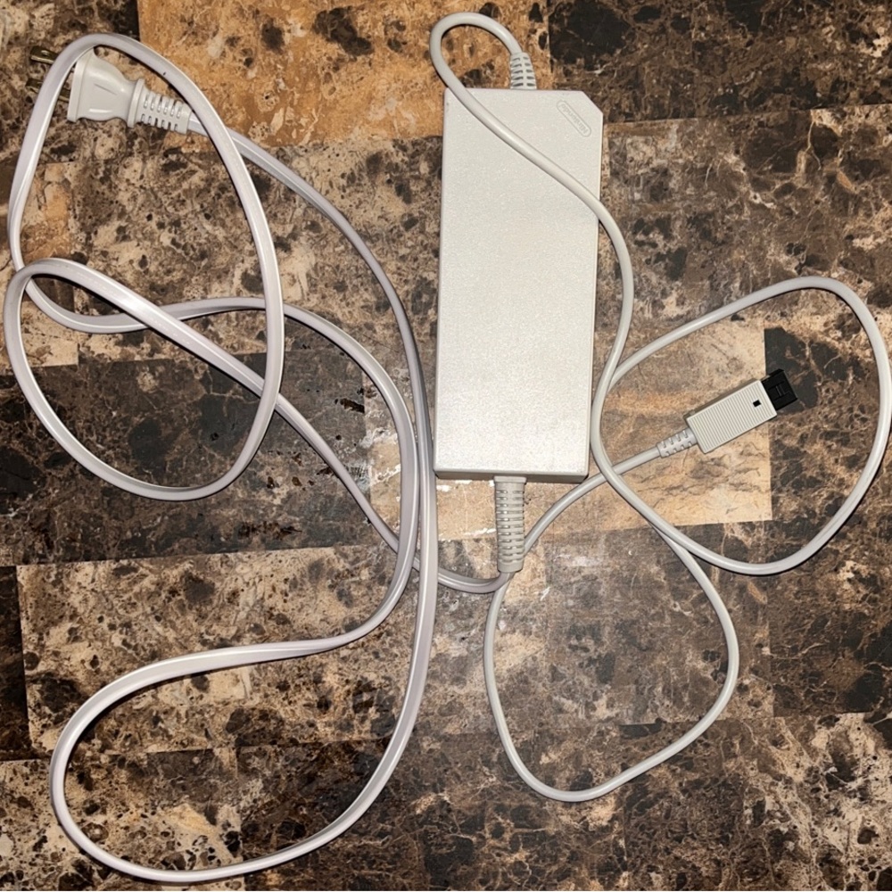Nintendo Wii Gray Charging Adapter